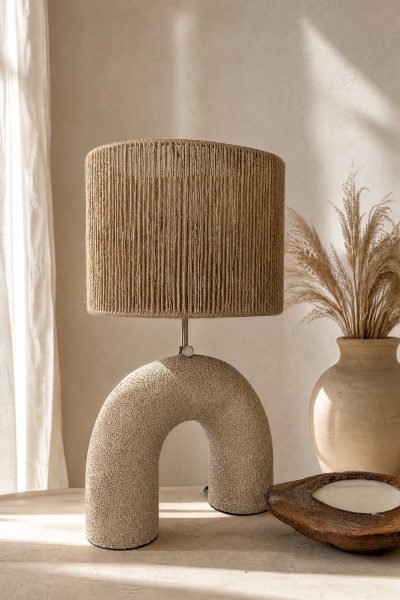 lampe sur pied en sable et résine